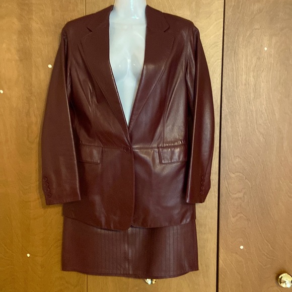 Real Leather blazer size 8P gently used few times( skirt is not included) - Picture 1 of 7